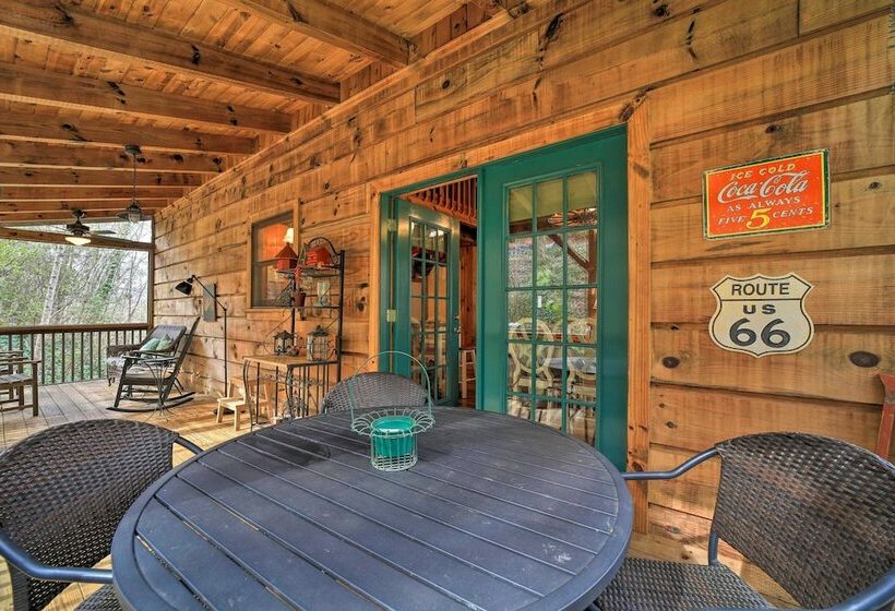 Secluded Smoky Mtn Cabin W/ Hot Tub & Fire Pit!