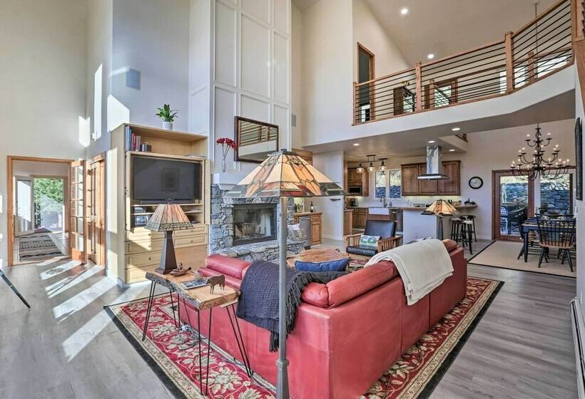 Serene Evergreen Home W/ Hot Tub + Mtn Views!