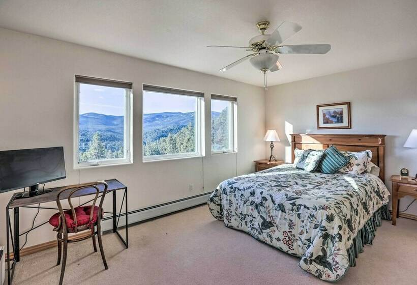 Serene Evergreen Home W/ Hot Tub + Mtn Views!