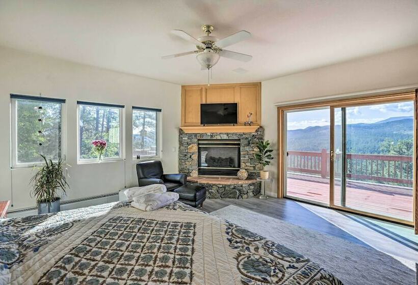 Serene Evergreen Home W/ Hot Tub + Mtn Views!