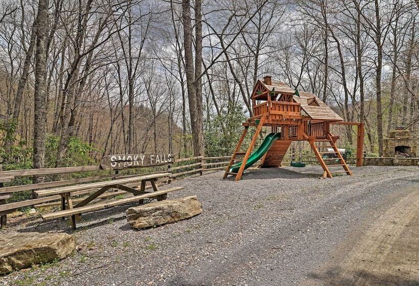 Serene Mountain Mist Retreat W/ Deck & Hot Tub!