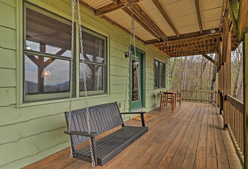 Serene Mountain Mist Retreat W/ Deck & Hot Tub!