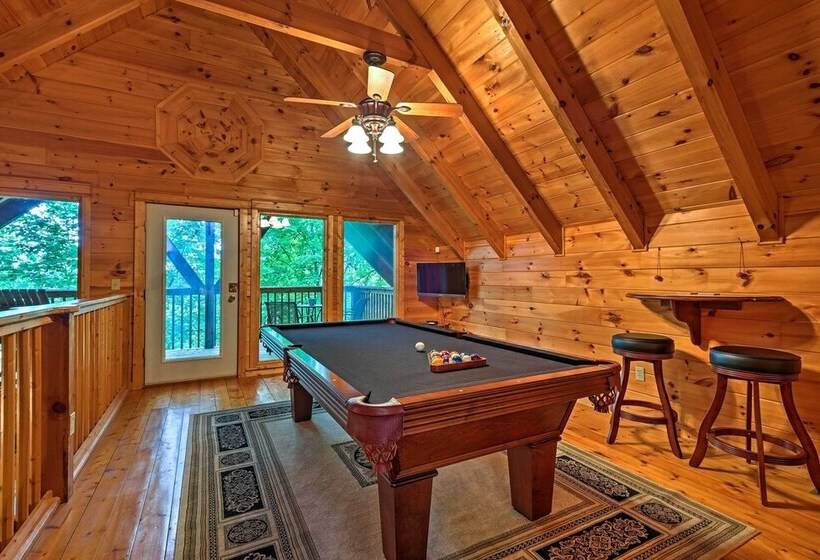 Pigeon Forge Cabin W/ Hot Tub, Grill & Pool Table!