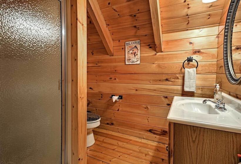 Pigeon Forge Cabin W/ Hot Tub, Grill & Pool Table!
