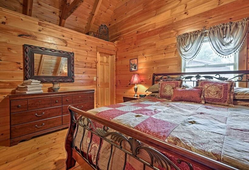 Pigeon Forge Cabin W/ Hot Tub, Grill & Pool Table!