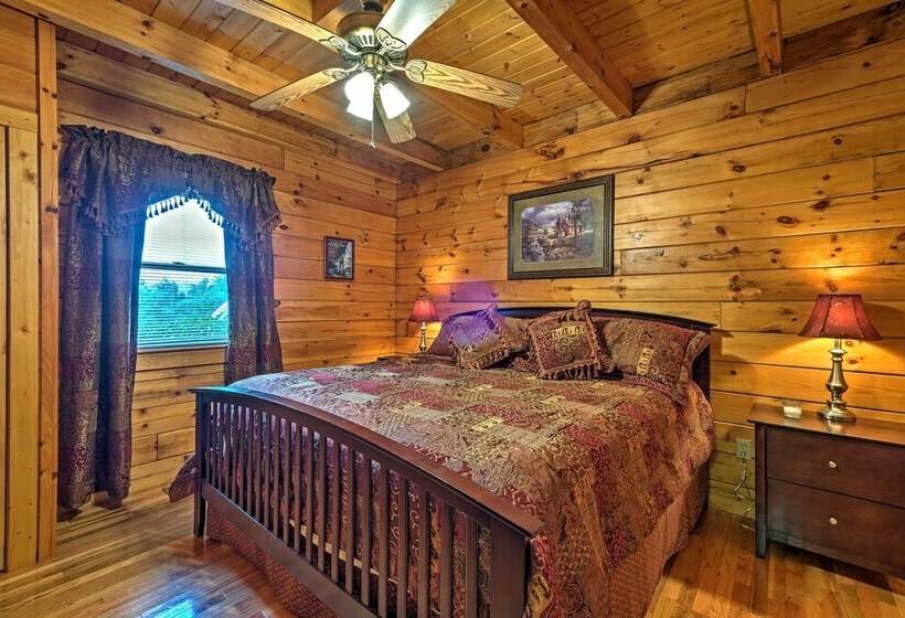 Pigeon Forge Cabin W/ Hot Tub, Grill & Pool Table!