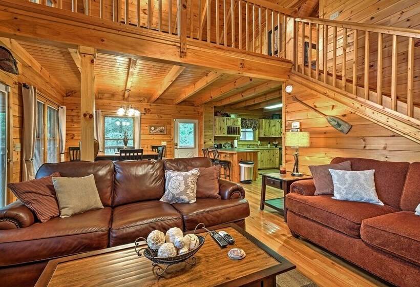 Pigeon Forge Cabin W/ Hot Tub, Grill & Pool Table!