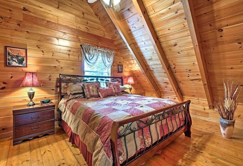 Pigeon Forge Cabin W/ Hot Tub, Grill & Pool Table!