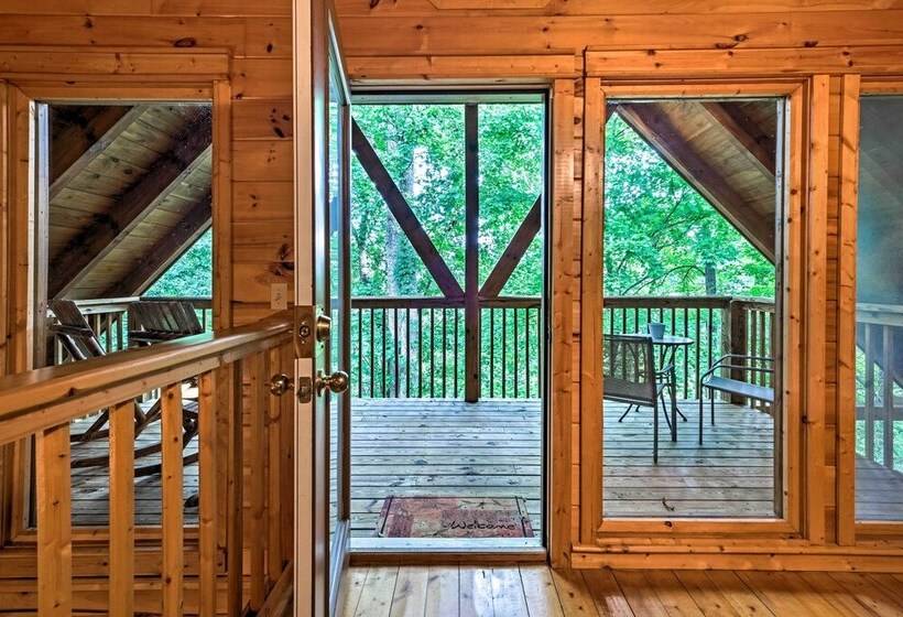 Pigeon Forge Cabin W/ Hot Tub, Grill & Pool Table!