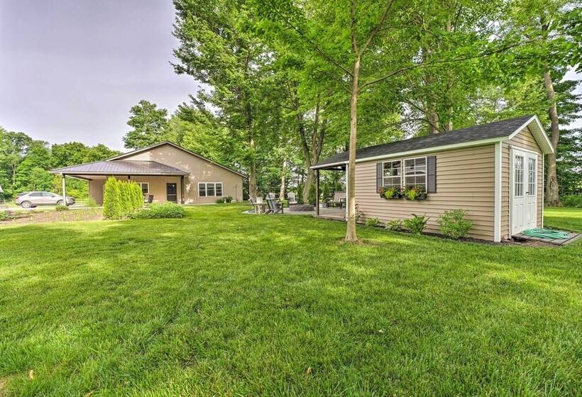 Shipshewana Guest House With Fire Pit!