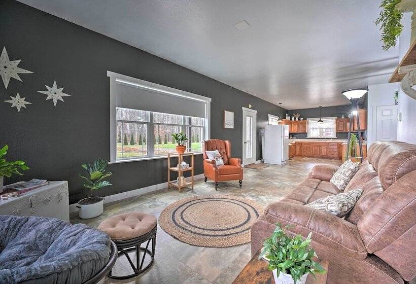 Shipshewana Guest House With Fire Pit!