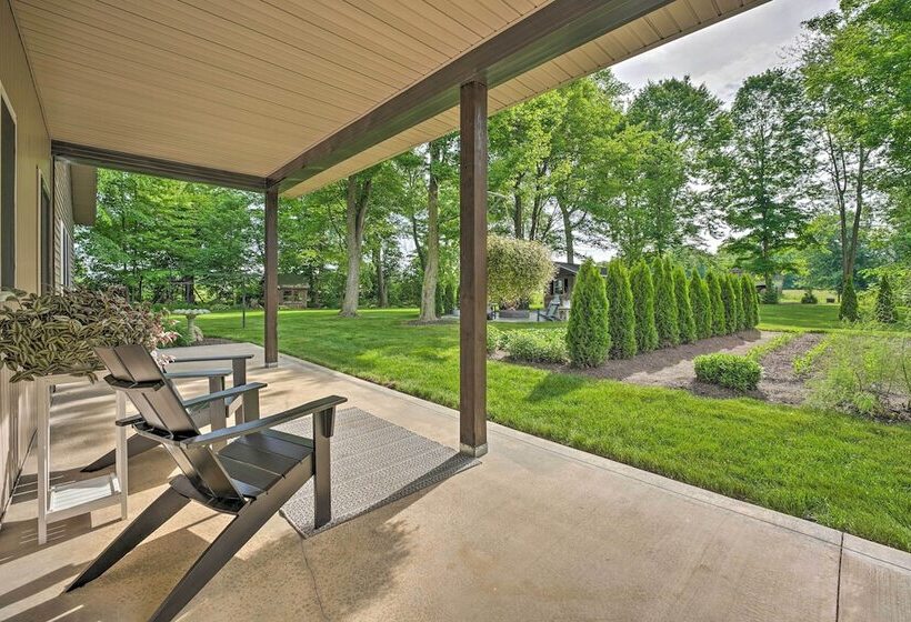 Shipshewana Guest House With Fire Pit!
