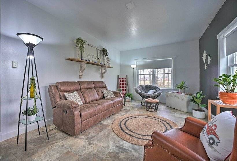 Shipshewana Guest House With Fire Pit!