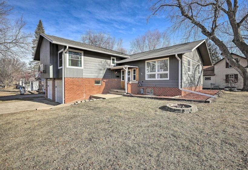 Sioux Center Split Level Home W/ Game Room!