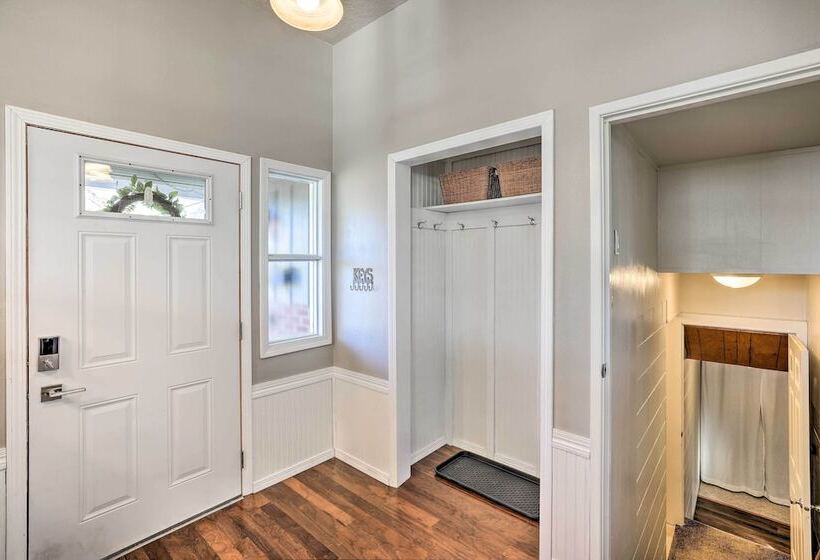 Sioux Center Split Level Home W/ Game Room!