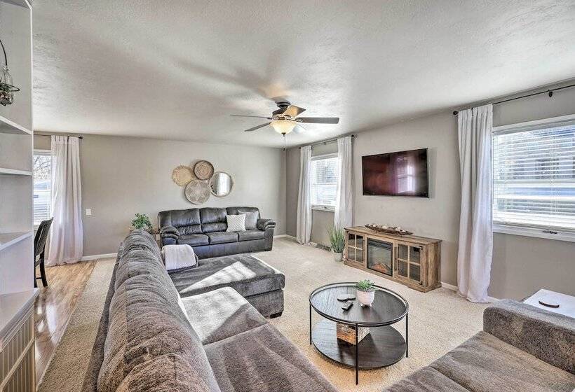 Sioux Center Split Level Home W/ Game Room!