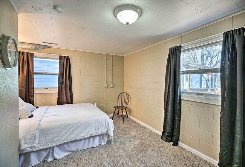 Sioux Center Split Level Home W/ Game Room!