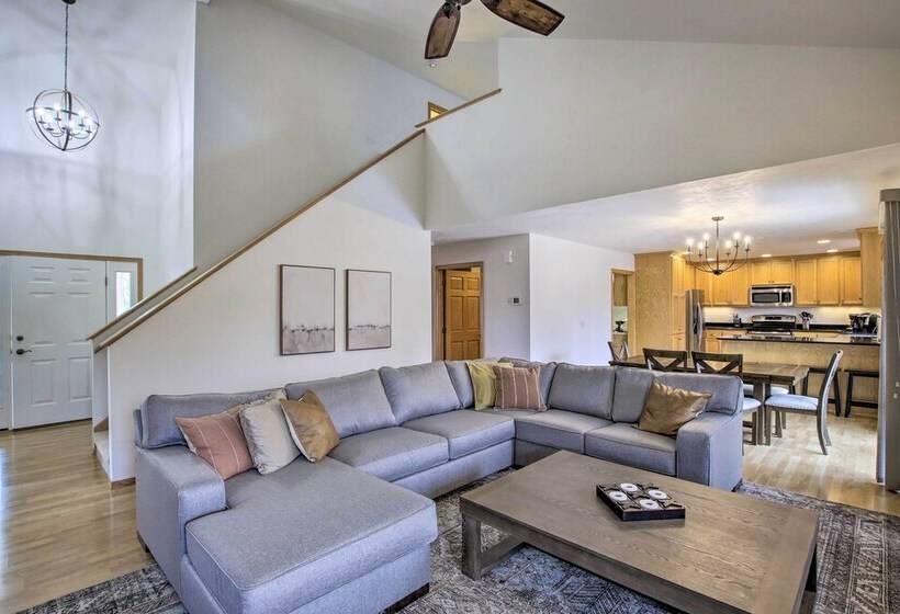 Sister Bay Home W/ Yard   Walk To Beach