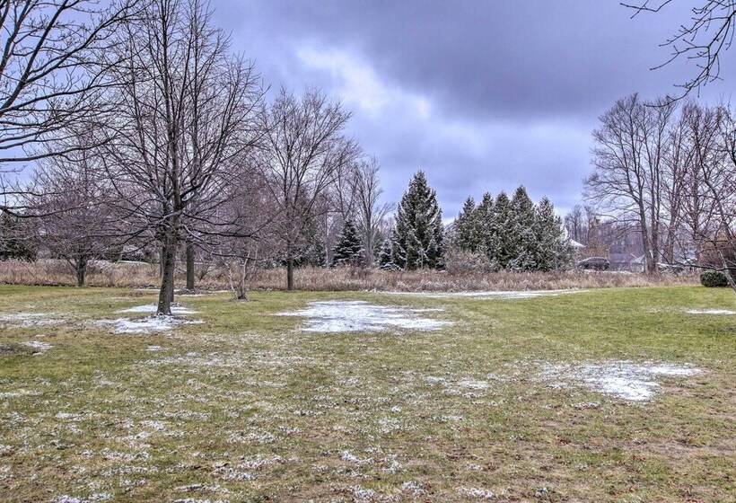 Sister Bay Home W/ Yard   Walk To Beach