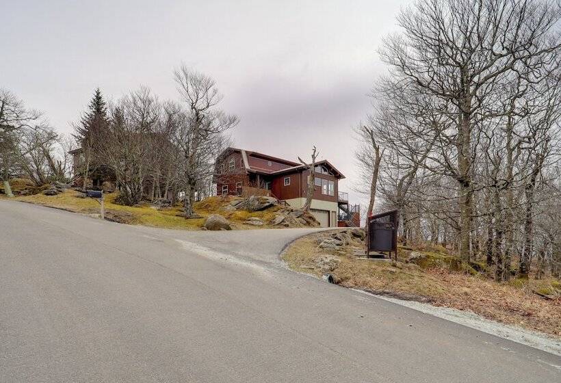 Views & Hot Tub: Sky Barn Retreat In Beech Mtn!