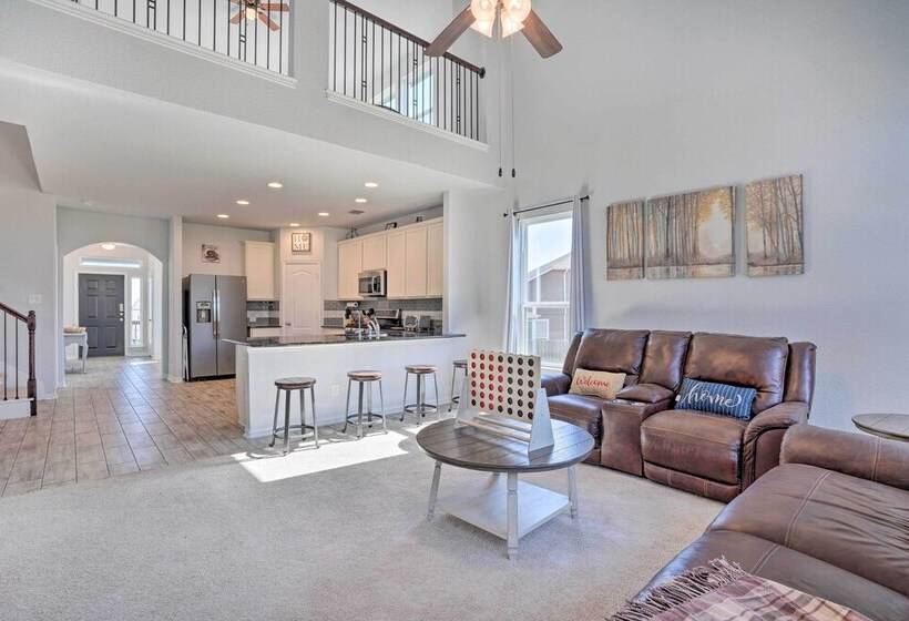 Sleek Schertz House W/ Private Pool & Spa