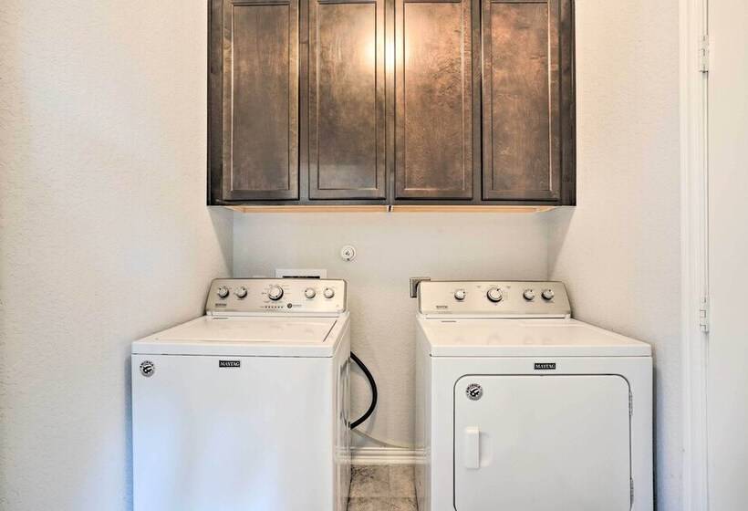 Sleek Schertz House W/ Private Pool & Spa