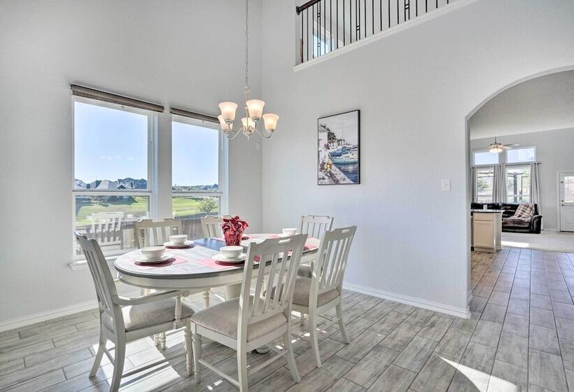 Sleek Schertz House W/ Private Pool & Spa