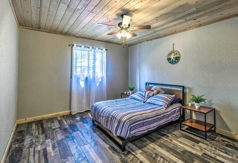 Sleepy Bear Cabin In Ruidoso: Deck & Yard Games!