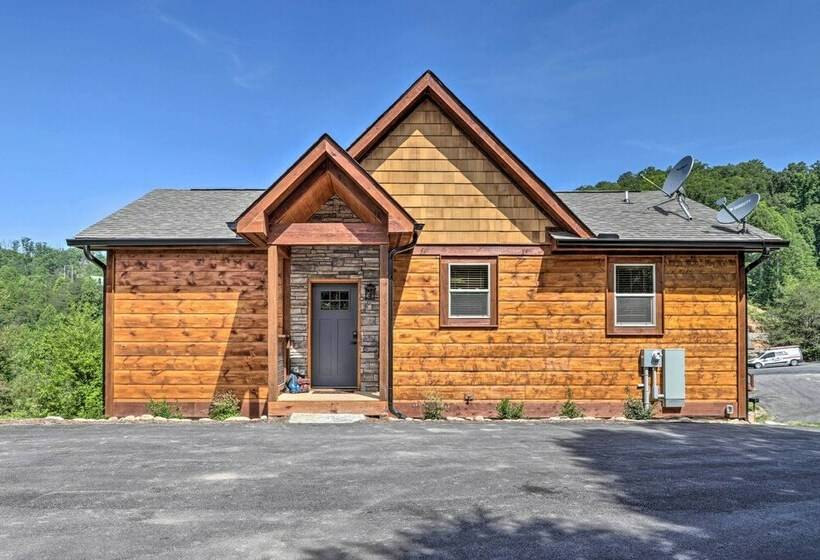 Smoky Mtn  Peaceful Paradise  W/ Indoor Pool!