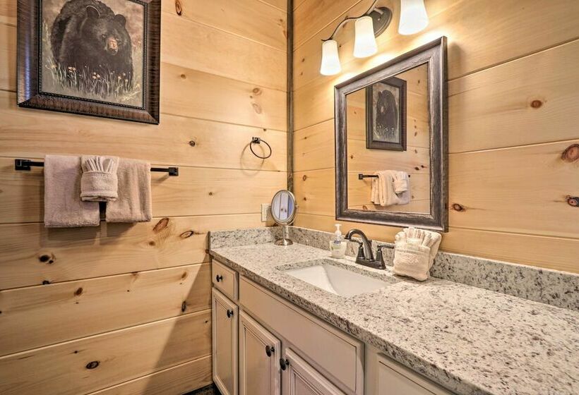 Smoky Mtn  Peaceful Paradise  W/ Indoor Pool!