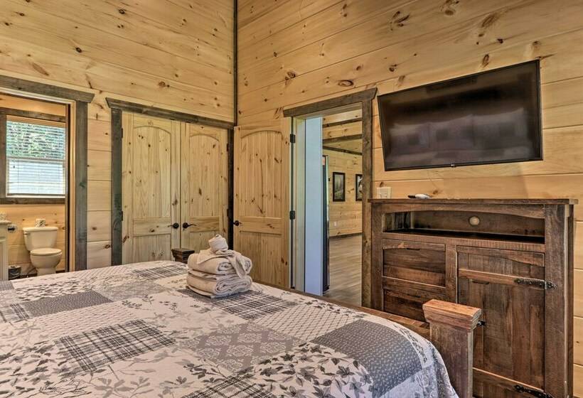 Smoky Mtn  Peaceful Paradise  W/ Indoor Pool!