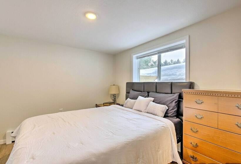 Snowden Lake Home W/ Deck   8 Mi To Rhinelander!