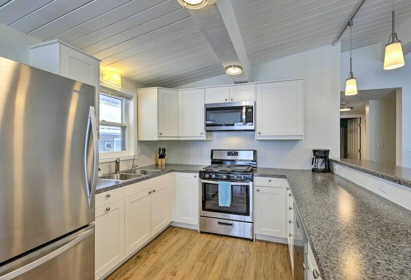 Snowden Lake Home W/ Deck   8 Mi To Rhinelander!