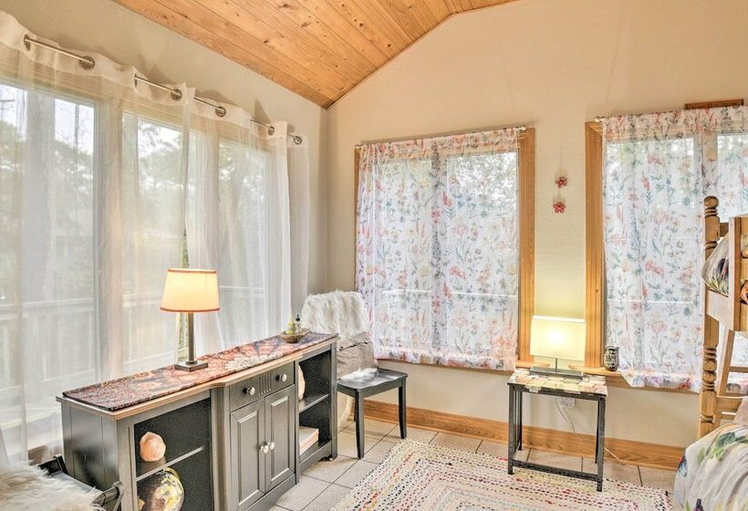 Southern Shores Family Retreat Mins To Beach!