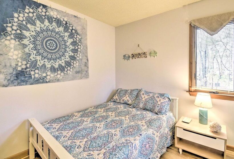 Southern Shores Family Retreat Mins To Beach!