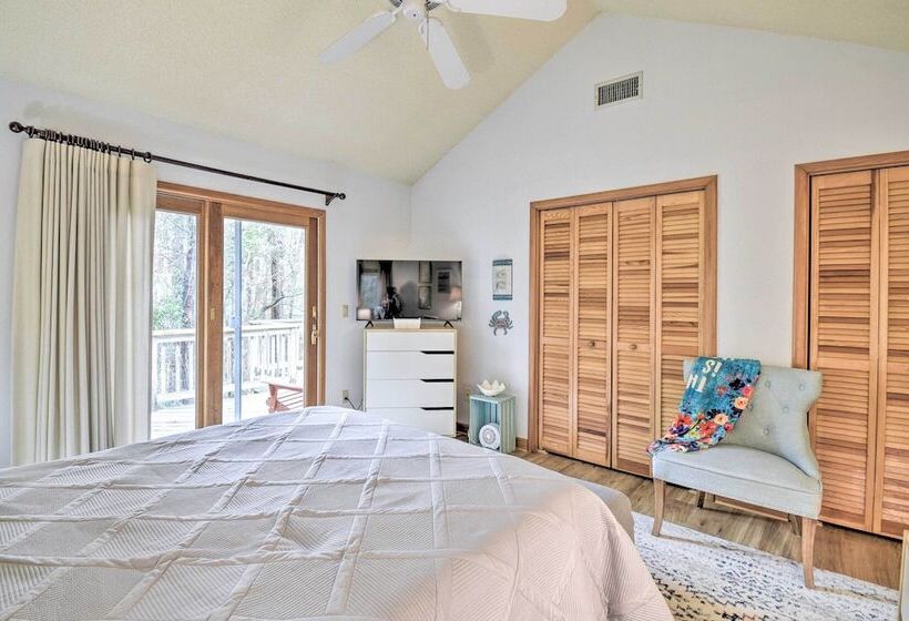 Southern Shores Family Retreat Mins To Beach!