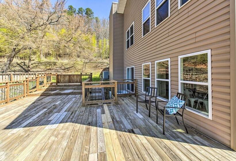 Home On Lake Catherine W/ Dock & Fire Pit