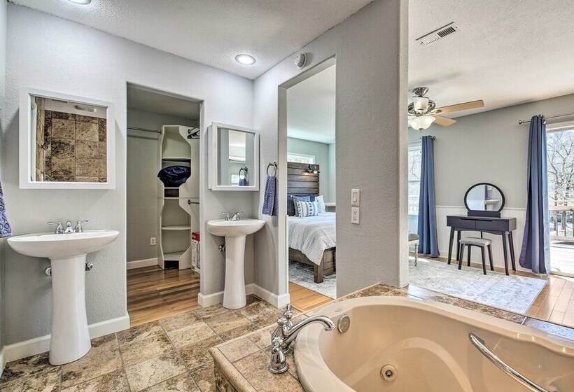 Home On Lake Catherine W/ Dock & Fire Pit