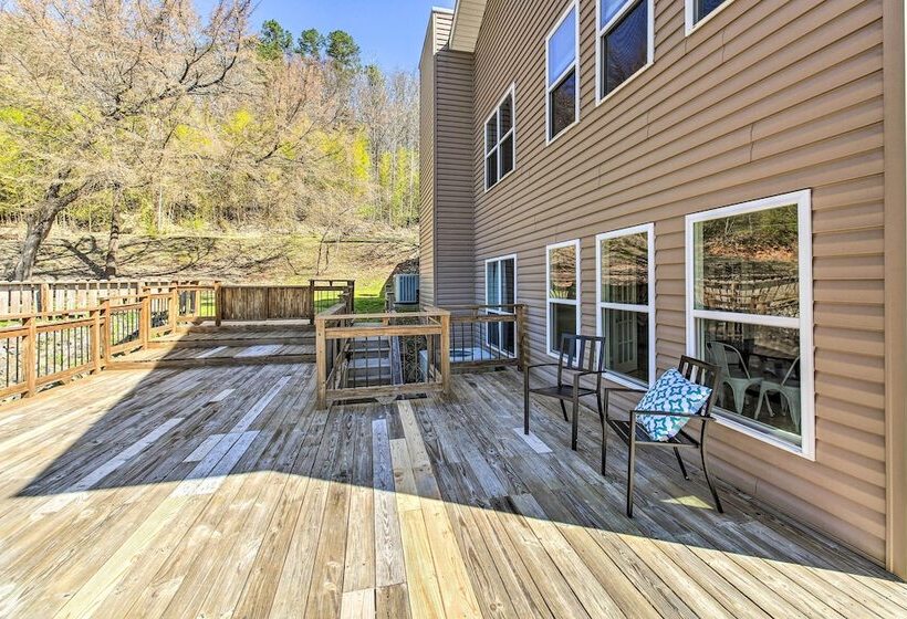 Home On Lake Catherine W/ Dock & Fire Pit