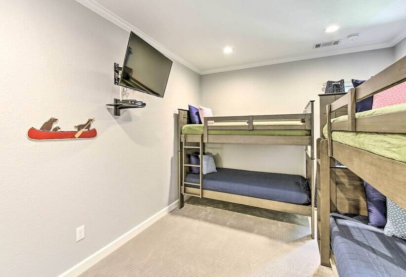 Home On Lake Catherine W/ Dock & Fire Pit