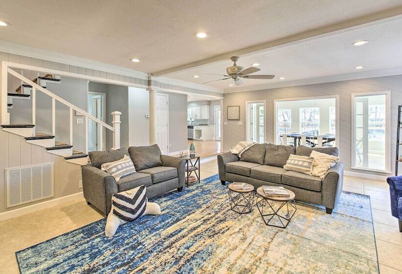 Home On Lake Catherine W/ Dock & Fire Pit