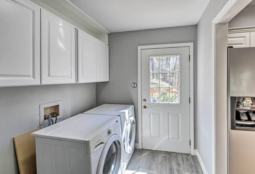 Home On Lake Catherine W/ Dock & Fire Pit