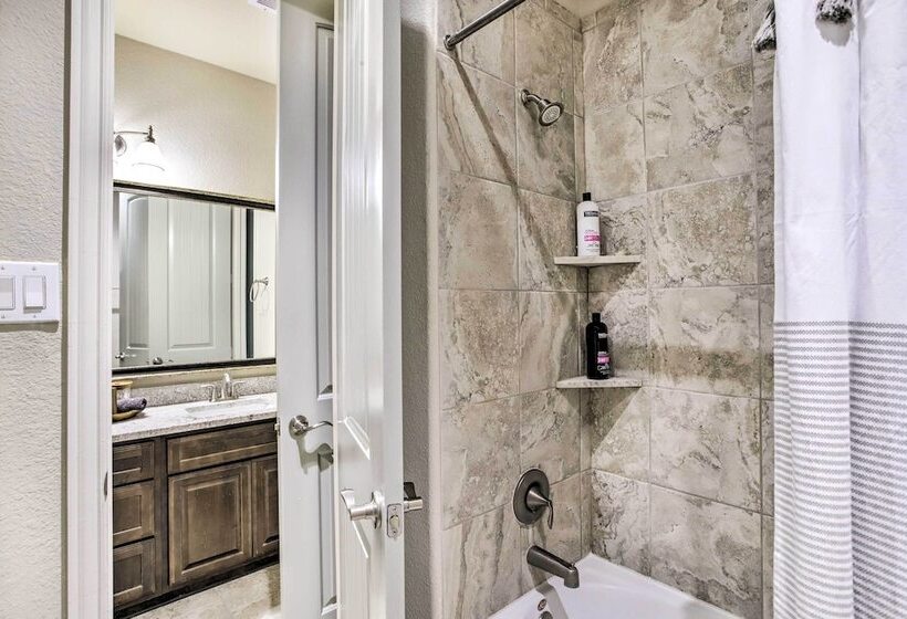 Spacious Cypress Home In Fairfield Community!