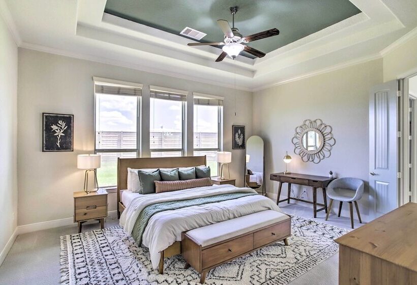 Spacious Cypress Home In Fairfield Community!