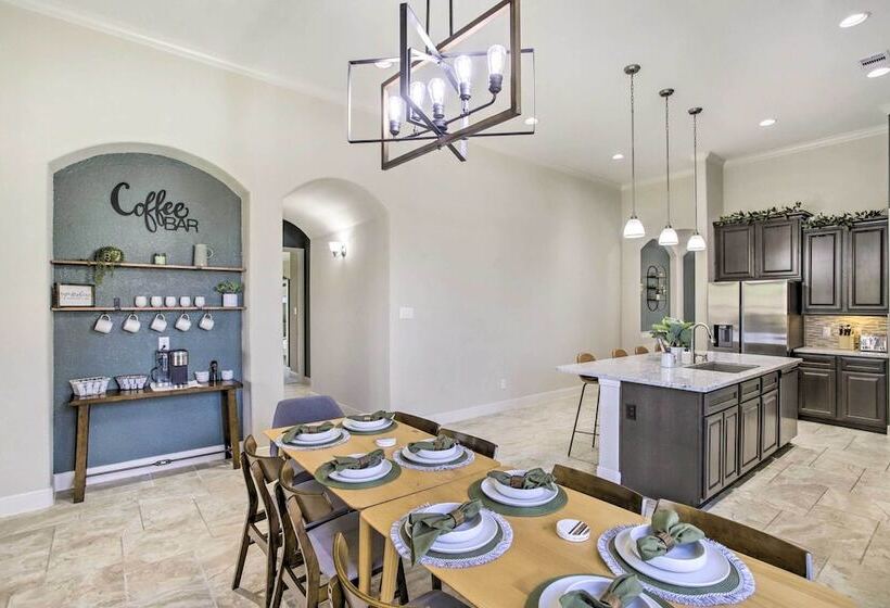 Spacious Cypress Home In Fairfield Community!