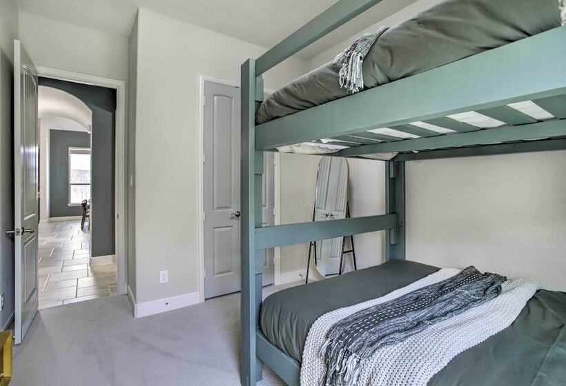 Spacious Cypress Home In Fairfield Community!