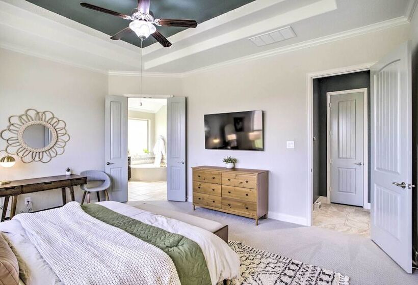 Spacious Cypress Home In Fairfield Community!