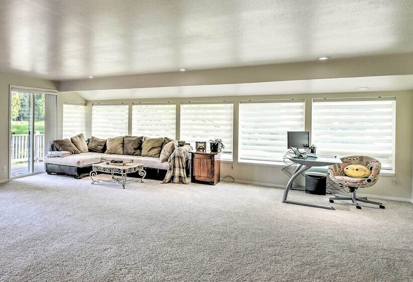 Spacious Family Home On Golf Course: Hike & Bike!