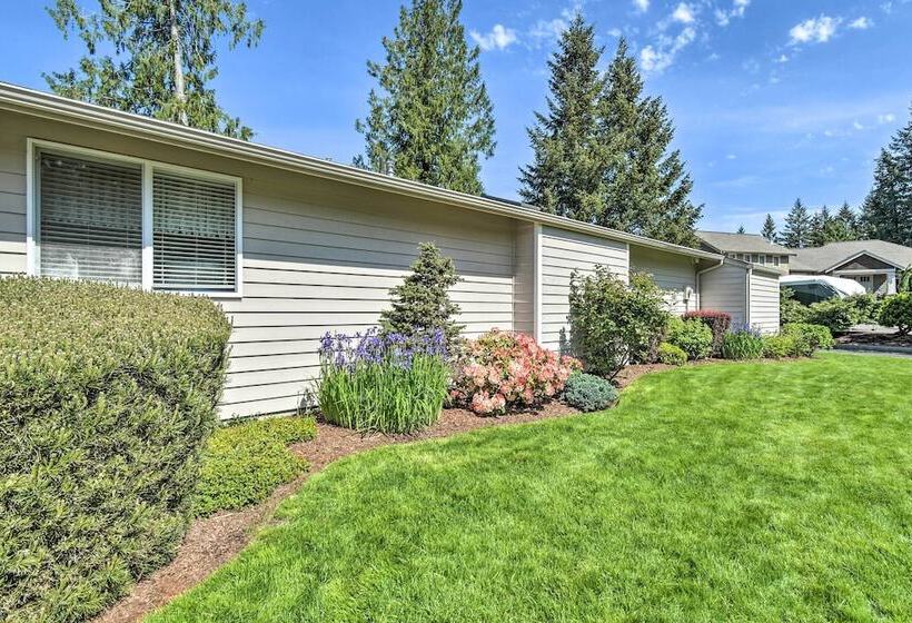 Spacious Family Home On Golf Course: Hike & Bike!