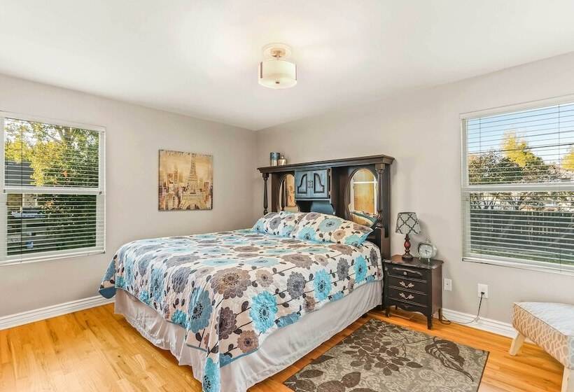 Spacious Family Home W/ Garage Game Room & Office!